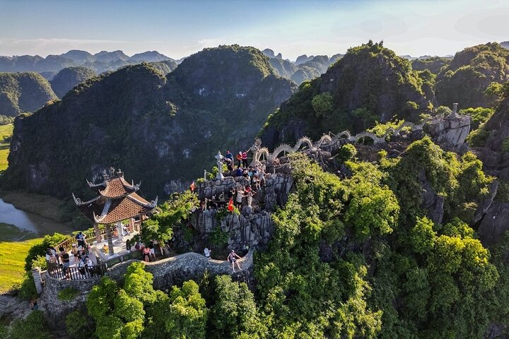 From Hanoi to Ninh Binh Day Trip visit Hoa Lu Tam Coc Mua Cave