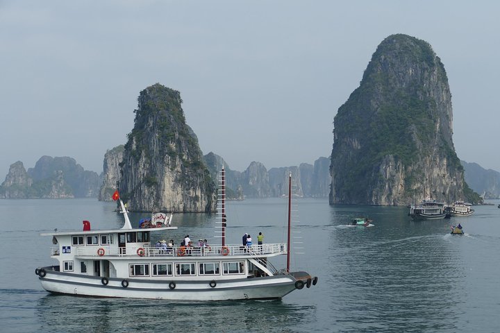 Shore Excursion: GLAMOUR OF HA LONG BAY FROM HA LONG PORT