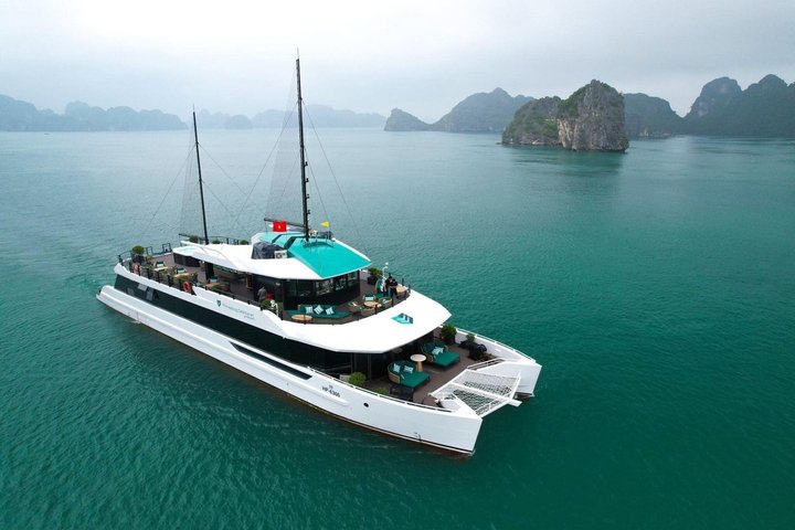 Catamaran Cruise Halong & Lan Ha Bay The Most Luxurious Day Tour