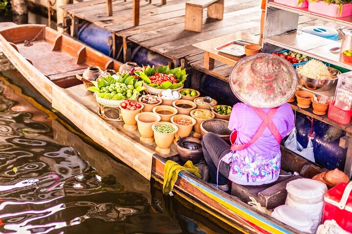 Private – Damnoen Saduak Floating Market & Railway Market Tour