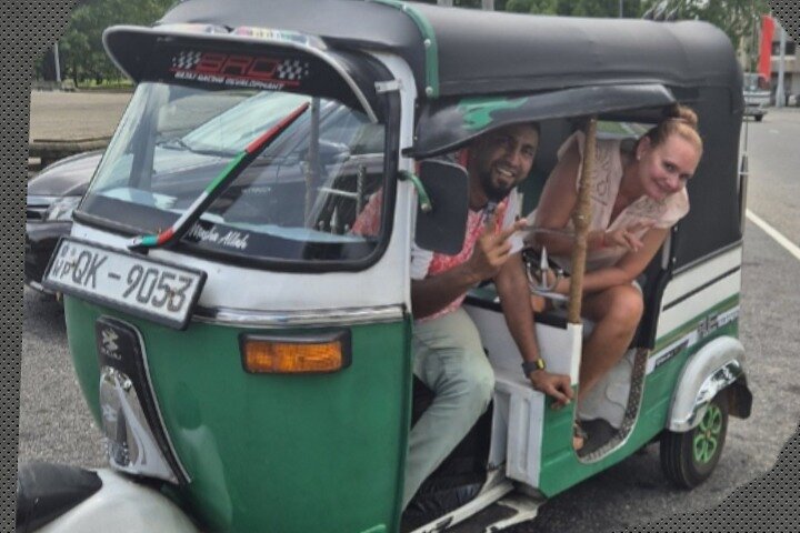 Tuk Trip Is Very Cheap in Colombo (All-inclusive ) city tour