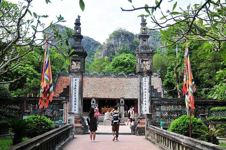 PERFUME PAGODA PILGRIMAGE FULL-DAY TOUR
