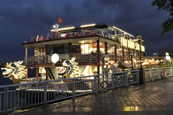 Hoi An: DA NANG SPARKLING NIGHT CRUISE EXPERIENCE