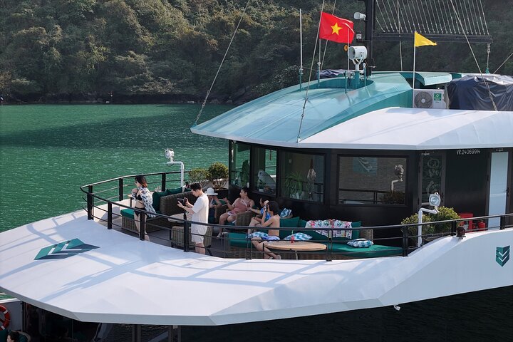 Full Day Tour Halong Bay & Lan Ha Bay on 5tar Premium Cruise