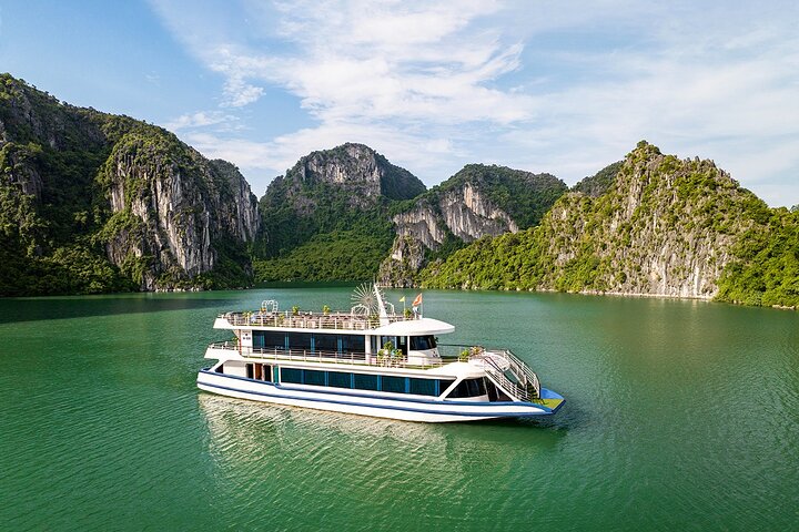 Ha Long Bay Tour New 5 Star Cruise pick up from Ha Long city