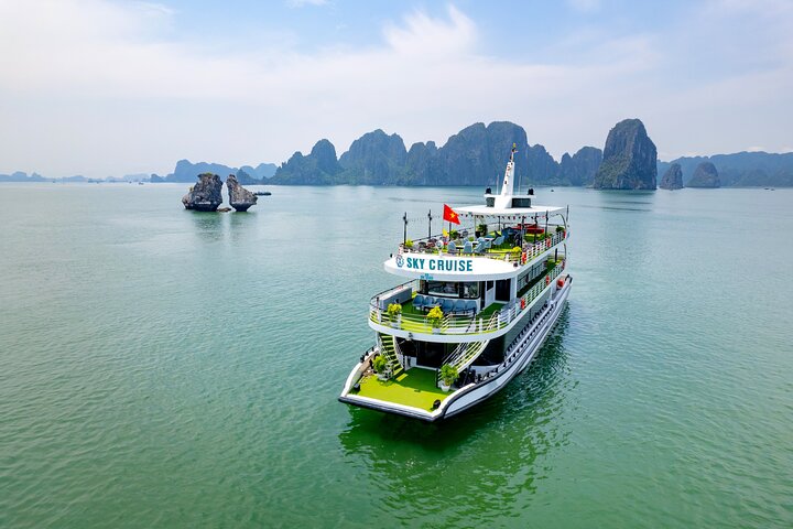 Halong Bay Day Tour Cave Kayaking and Party from Hanoi