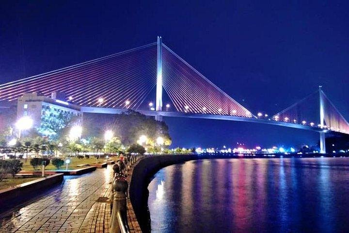 HA LONG BAY NIGHT TOUR WITH SUN WHEEL RIDE AND SEAFOOD DINNER HA LONG BAY NIGHT TOUR WITH SUN WHEEL RIDE AND SEAFOOD DINNER