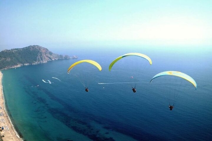 Alanya Paragliding and City Tour with Round Transfer from Antalya