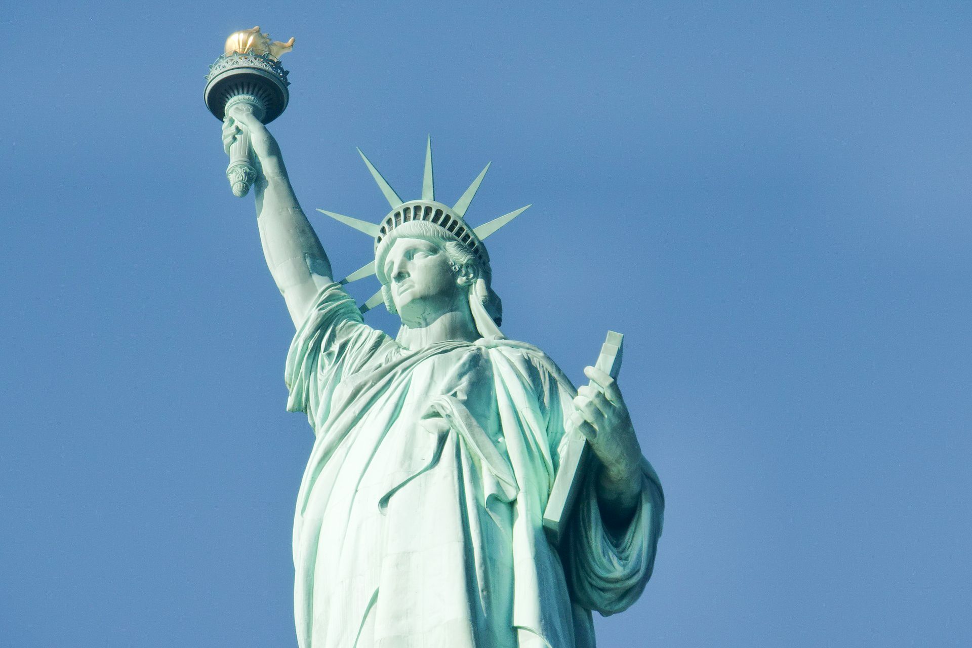 Statue of Liberty, Ellis Island, and 9/11 Memorial Guided Tour (CO 1 hour)