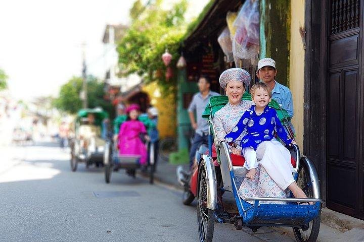 Hoi An: DISCOVER HOI AN IN AO DAI AND LANTERN WORKSHOP