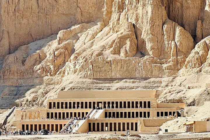 Private tour: Luxor& karnak Temples , valley of the kings & More
