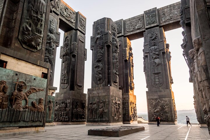 Best of Tbilisi: Full-Day Tour, Lunch & Wine