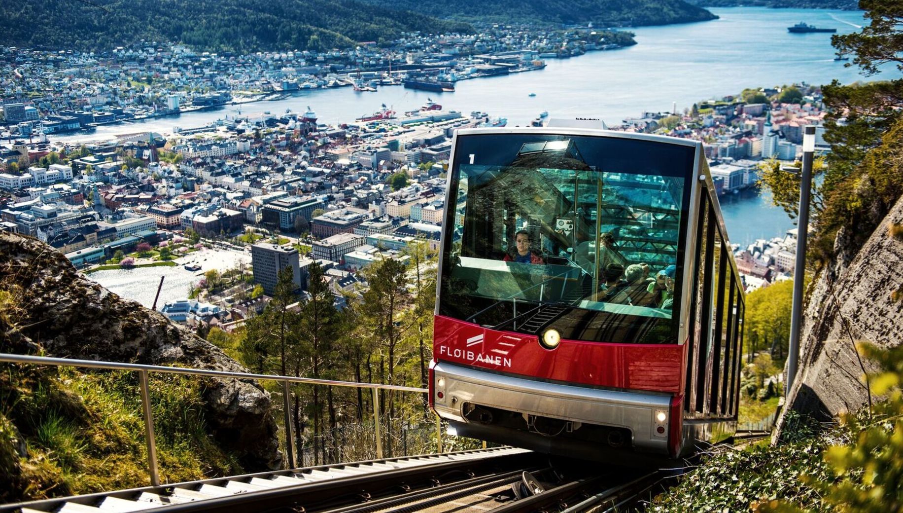 Bergen Guided Tour: Mostraumen Fjord Cruise, Historic City Walk & Mt Flöyen Funicular
