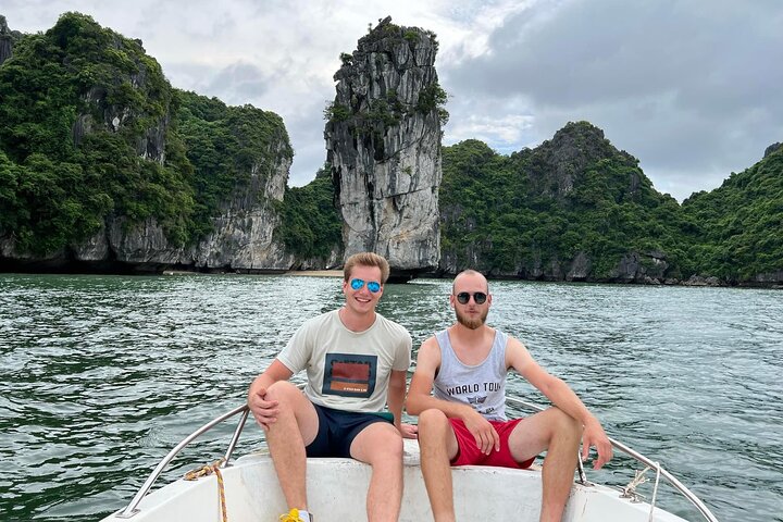 Private Canoe from Cat Ba Island: Explore Halong – Lan Ha Bay