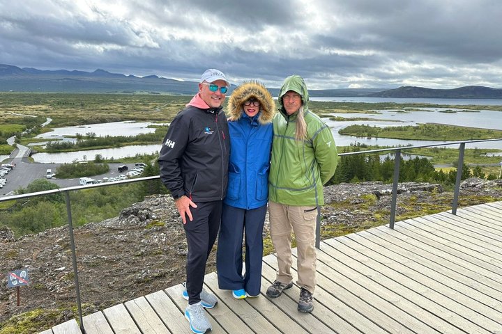 Golden Circle Private Evening Tour: Chasing the Midnight Sun Golden Circle Private Evening Tour: Chasing the Midnight Sun