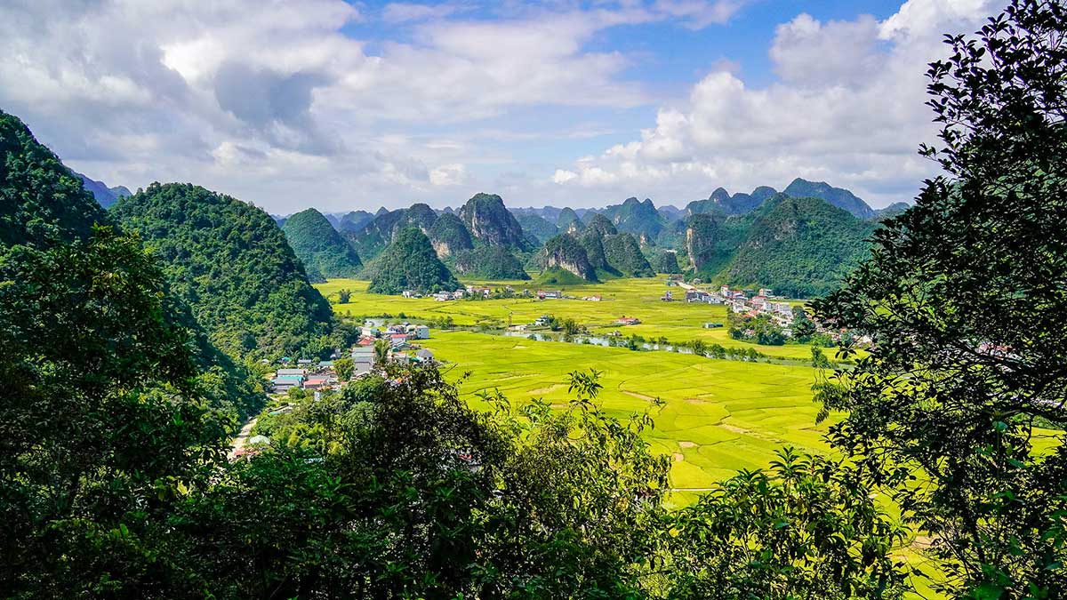 Northeast Vietnam Cycling Tour 8 Days 7 Nights