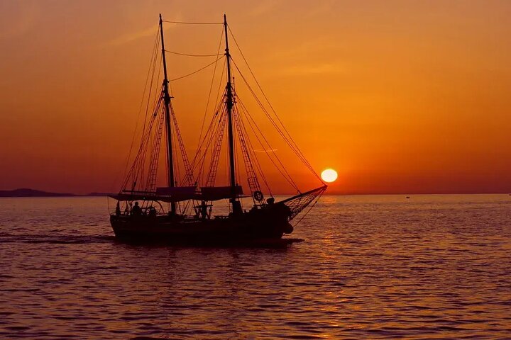Alanya Sunset Boat Tour with Free Soft Drinks