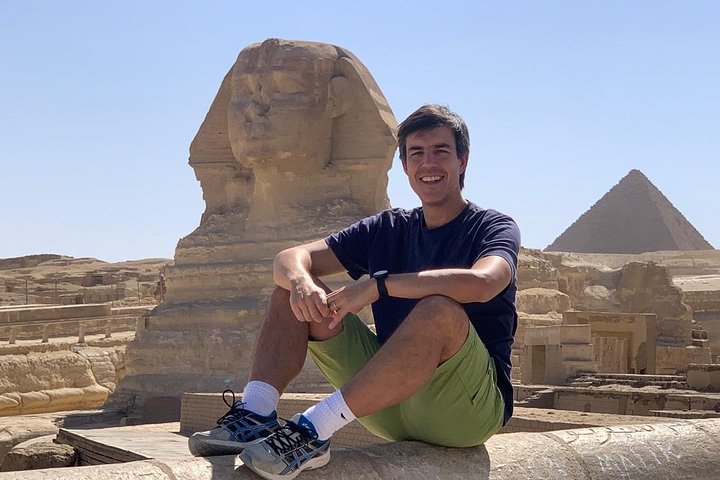 Economical Full Day to the Pyramids of Giza , Sakkara, Dahshur , and Memphis