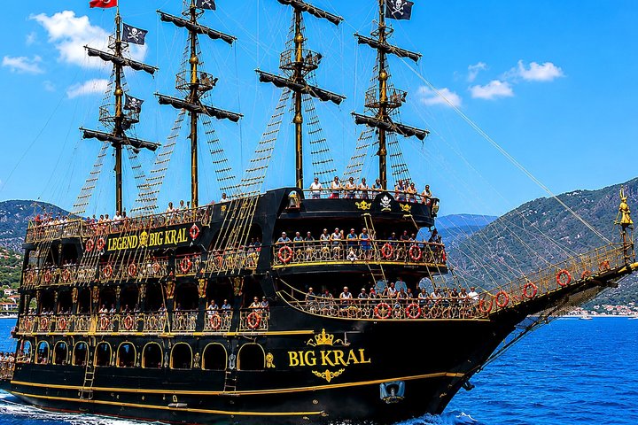 Big Kral Pirate Boat Tour with Drinks, Alcohol Transfer from Side