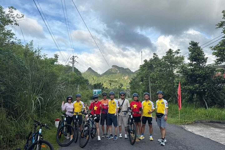 Easy Rider Cat Ba – National Park & Caving 03 hours