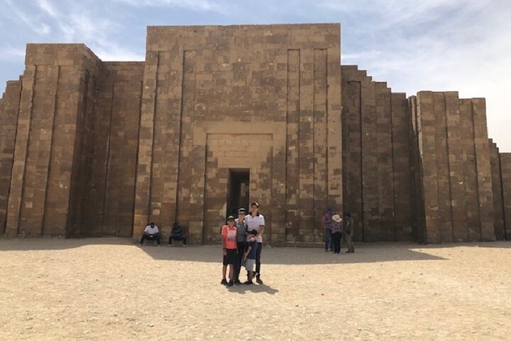 Tour to Memphis , Sakkara and Dahshour Pyramids with Egyptian Lunch from Cairo