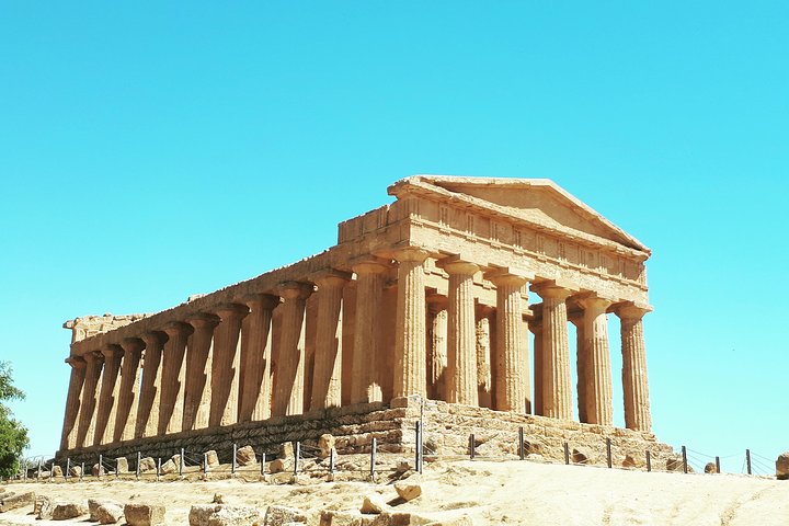 Piazza Armerina – Agrigento, Valley of Temples – Scala dei Turchi from Catania