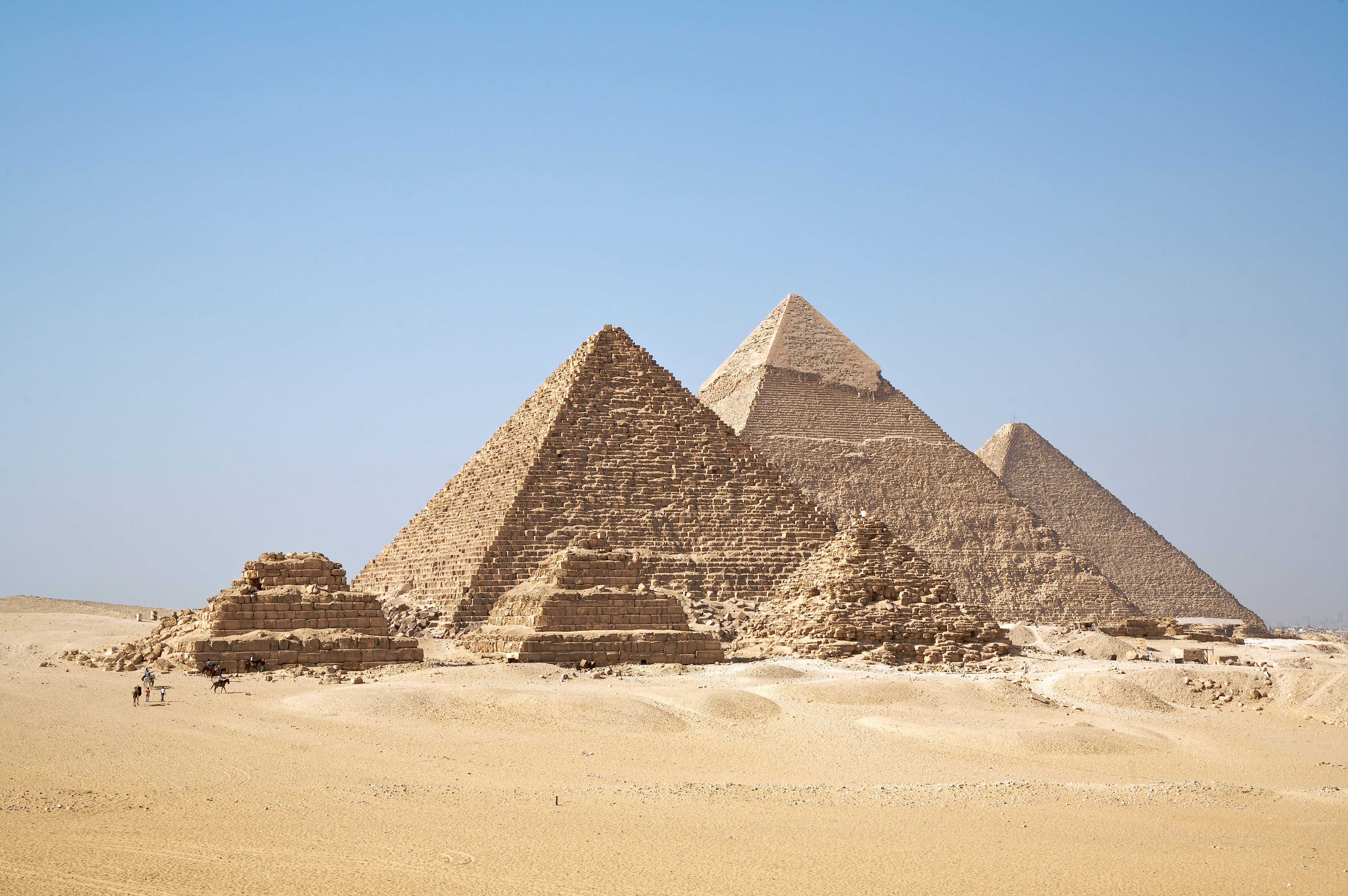 Half Day Tour to the Giza Pyramids and Sphinx Half Day Tour to the Giza Pyramids and Sphinx