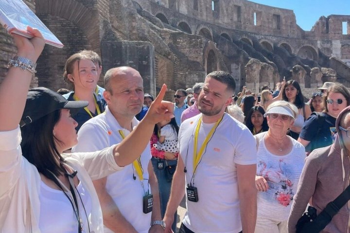 Colosseum Roman Forum and Palatine Hill Guided Tour SEMI-PRIVATE GROUP