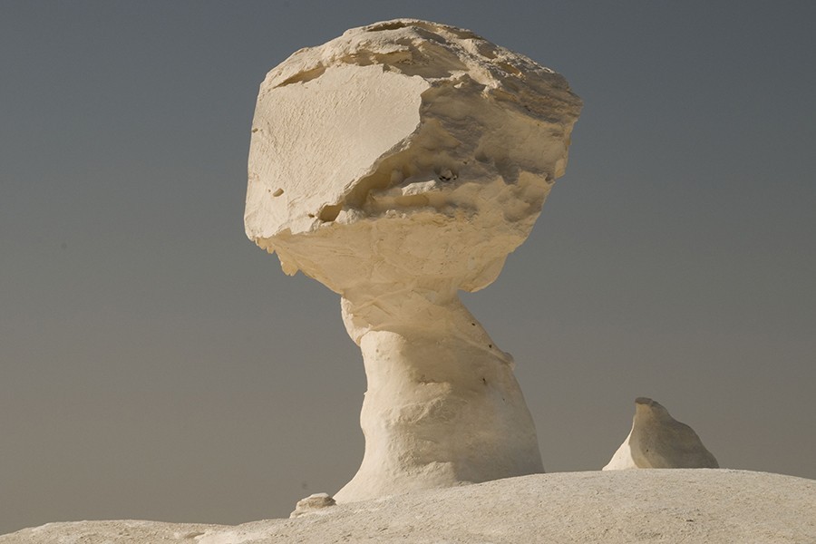 Bahariya Oasis tour day Trip from Cairo , Black Desert ,crystal mountain , the valley of Aqabat and the White