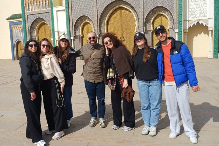 Fes Medina Full Day Guided Tour and Ramparts by Private Car