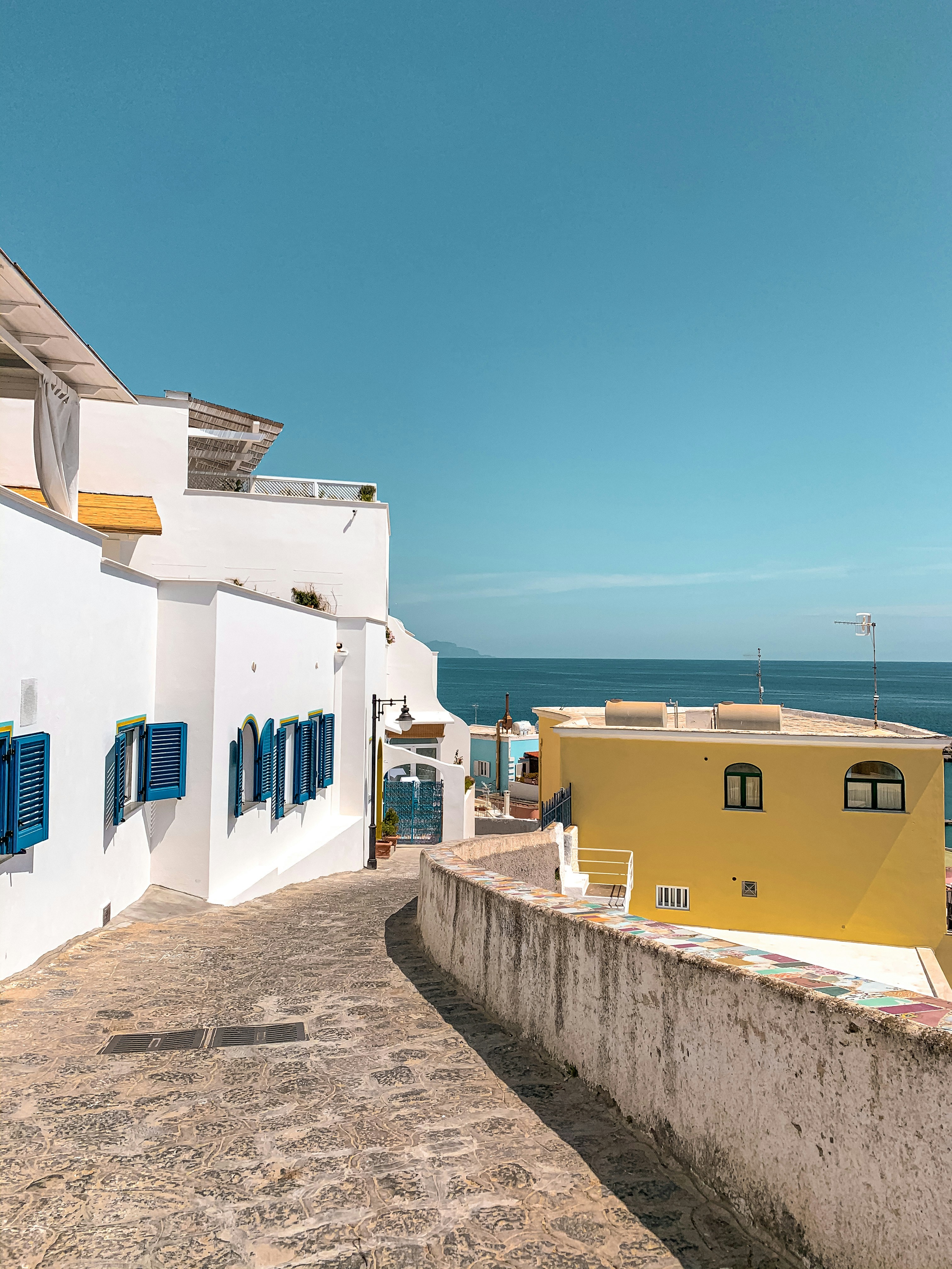 Private Tour of Capri Island and Blue Grotto from Rome by High-Speed Train